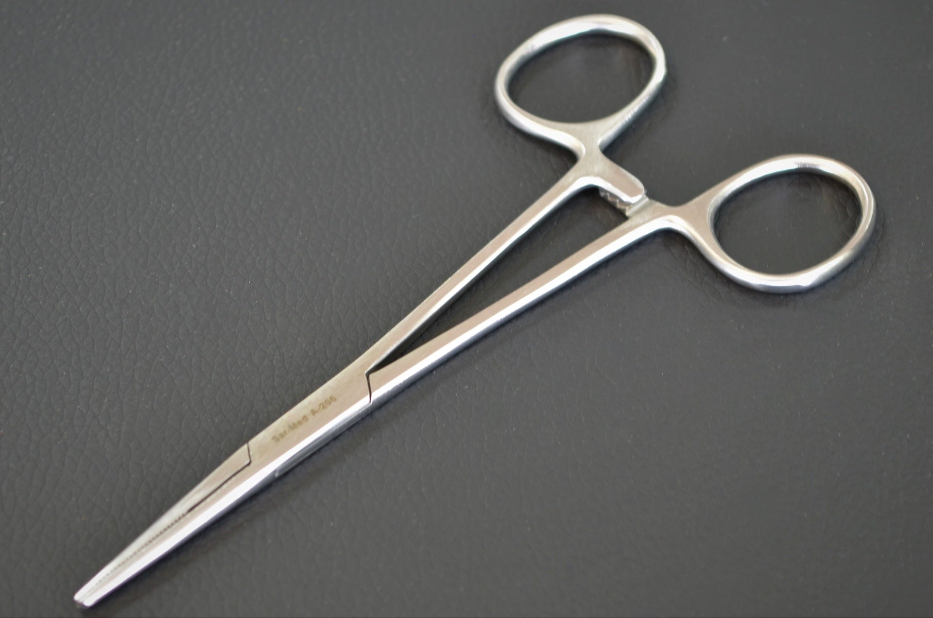 Pince hémostatique 5.5'', (14cm), droite